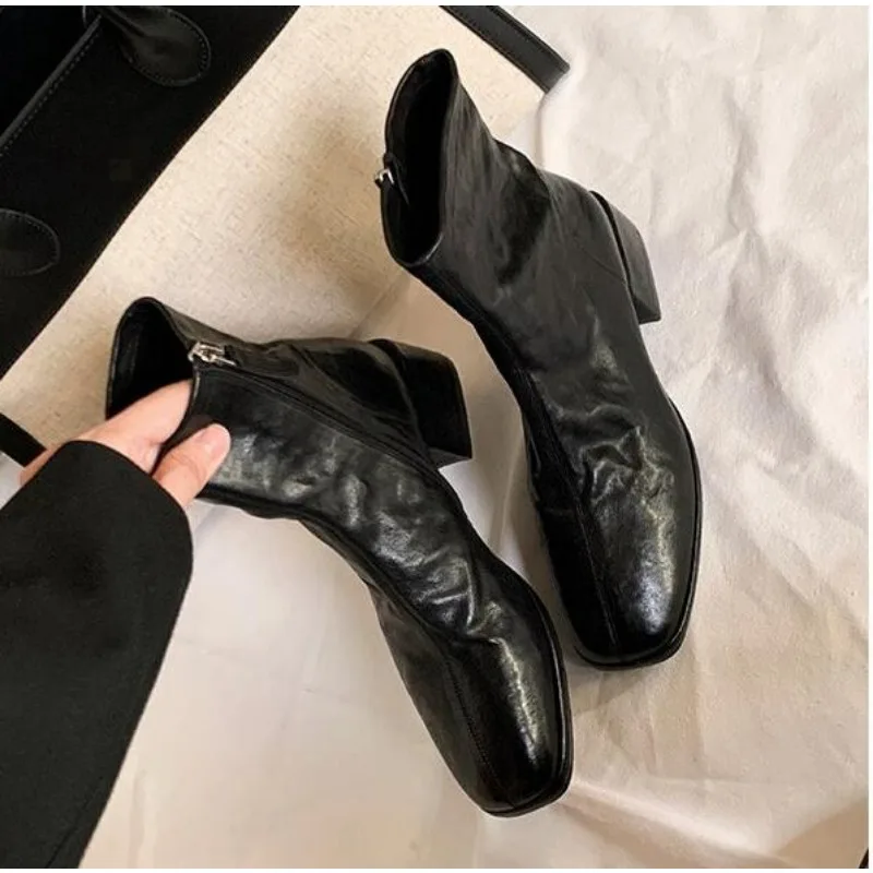 Novos Sapatos Femininos, Botas - New Ethnic Fashion avaliação e preço